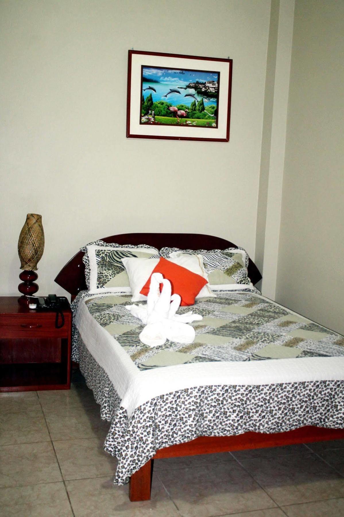 Hotel Ventura Isabel Iquitos Exteriör bild
